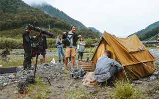 弒父劇情介紹（弒父情節百科）百度網盤免費在線觀看